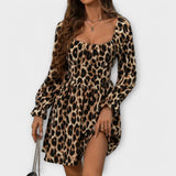 Catarina | Kratka haljina sa leopard dezenom i kvadratnom krагnom