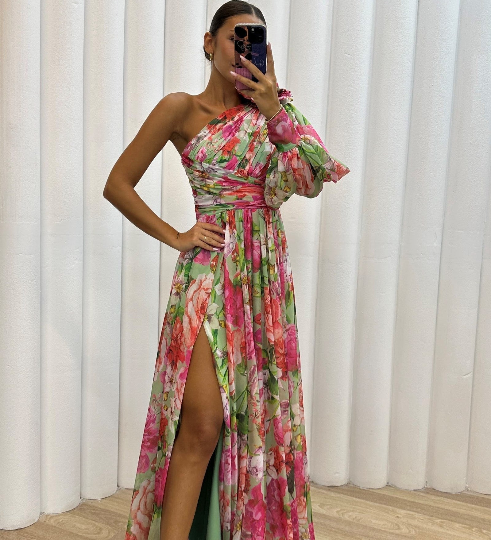 Višnja | Elegantna lepršava haljina