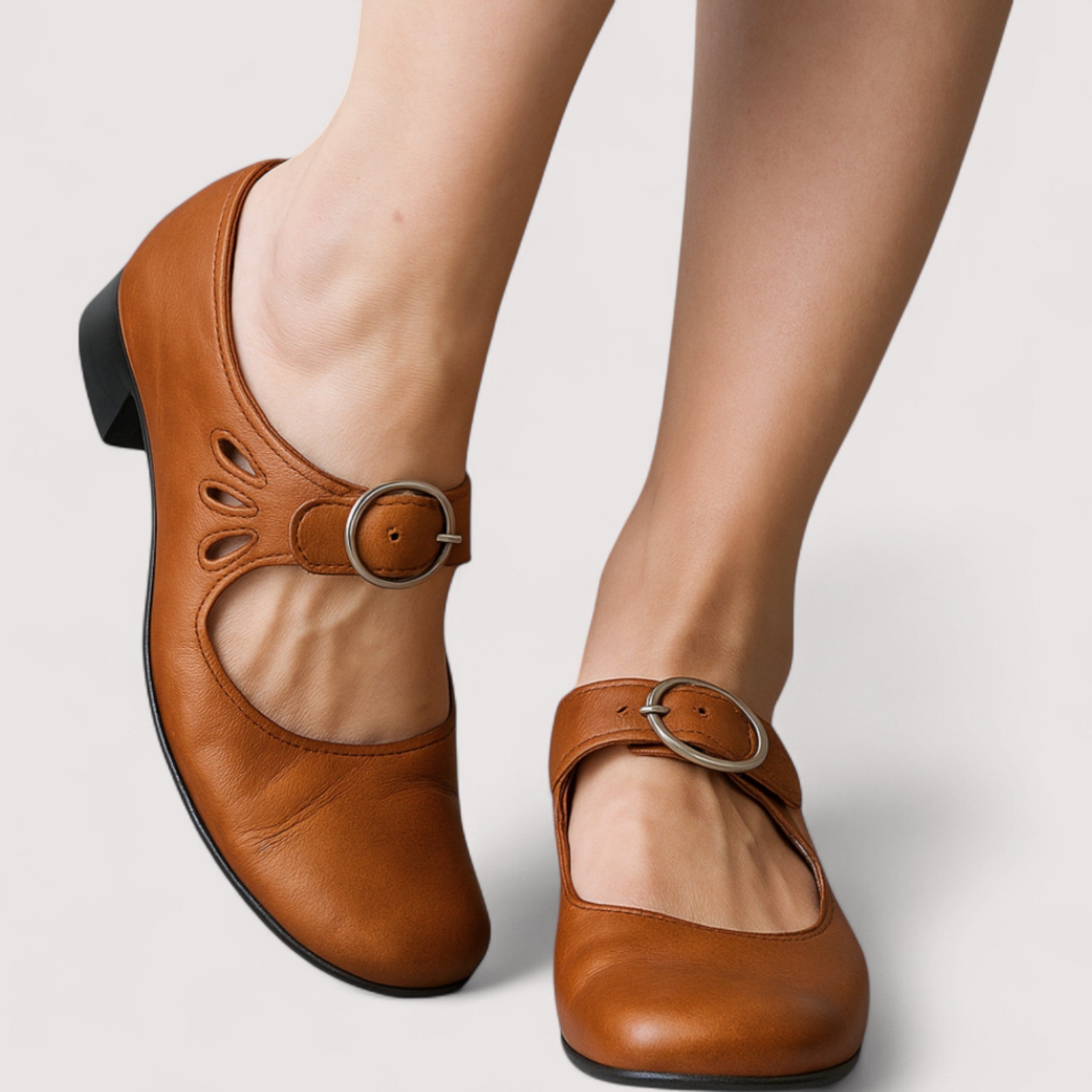 Klara | Elegantne salonke od sintetičke kože